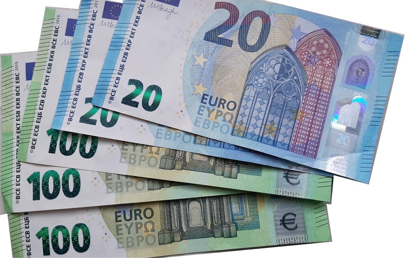 Geld 340 Euro_800a